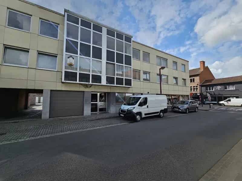 Te renoveren appartement nabij station