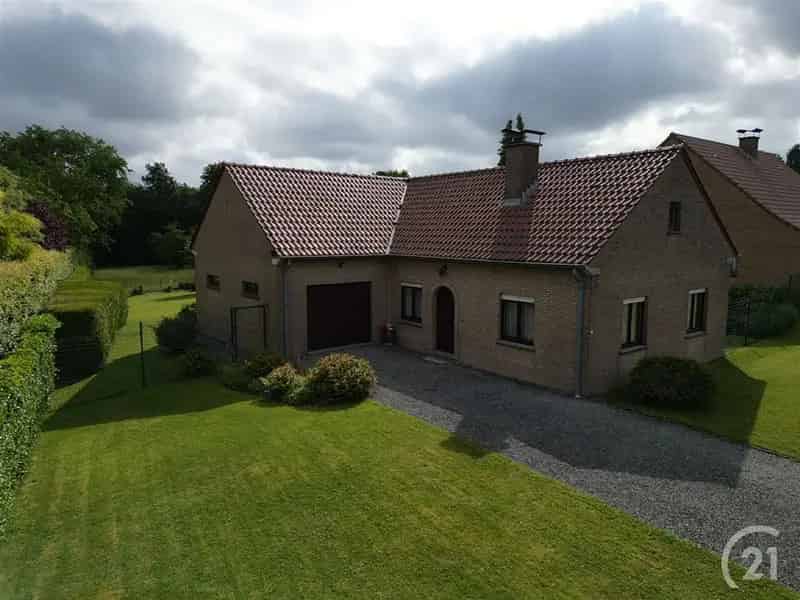 Villa te koop Galmaarden met tuin en garage