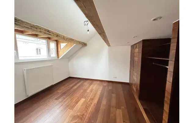 Huur 3 slaapkamer appartement van 125 m² in Brussels