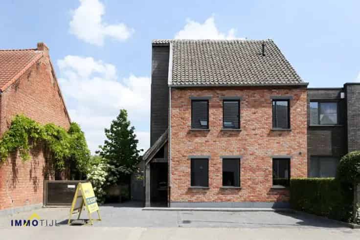 Huis Te Koop Opstal: Luxe Gezinwoning met Prachtige Tuin