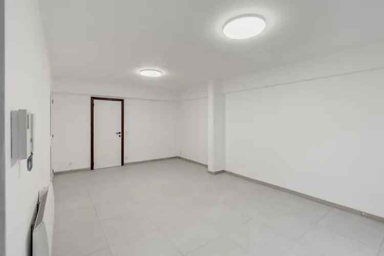 Gerenoveerd 1slpk Appartement met Grote Tuin Oostende
