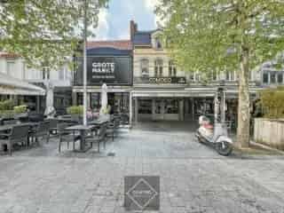 Handelspand Izegem Grote Markt 90m² + Woning 126m²