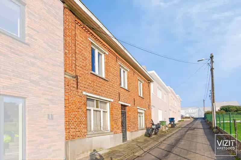 Te renoveren woonhuis met 3 slaapkamers