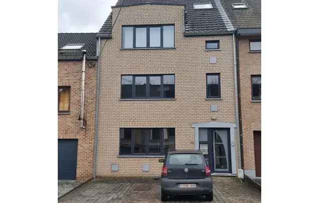 Huur 3 Slaapkamer Appartement 160m2 Namen