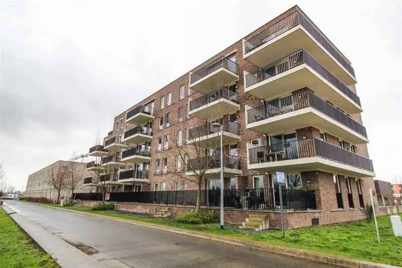 Gelijkvloers Appartement met Terras te Koop