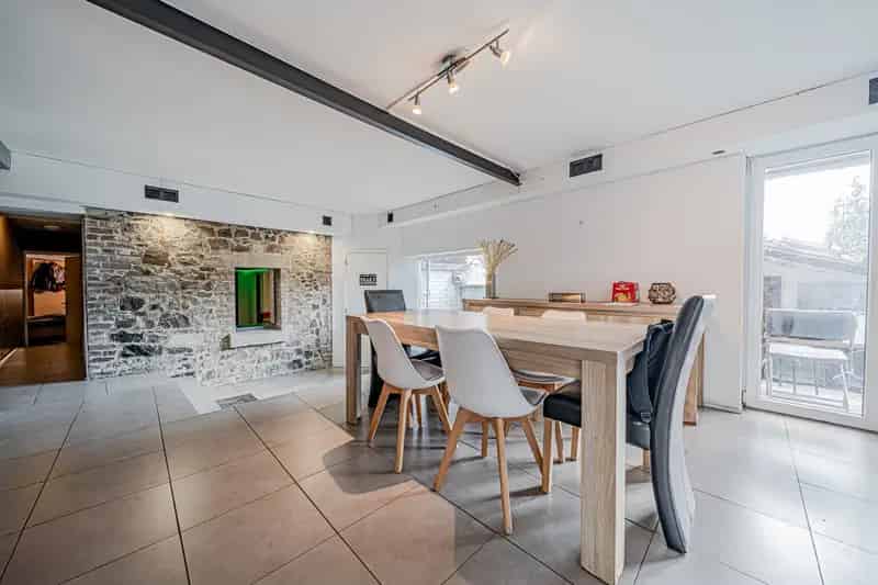 Huis te Koop: 3 Appartementen - Ideale Investering