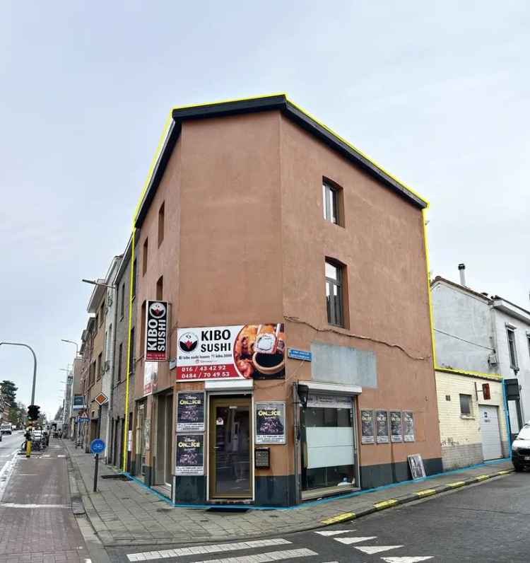 Koop hoekwoning met 4 slaapkamers en 2 badkamers