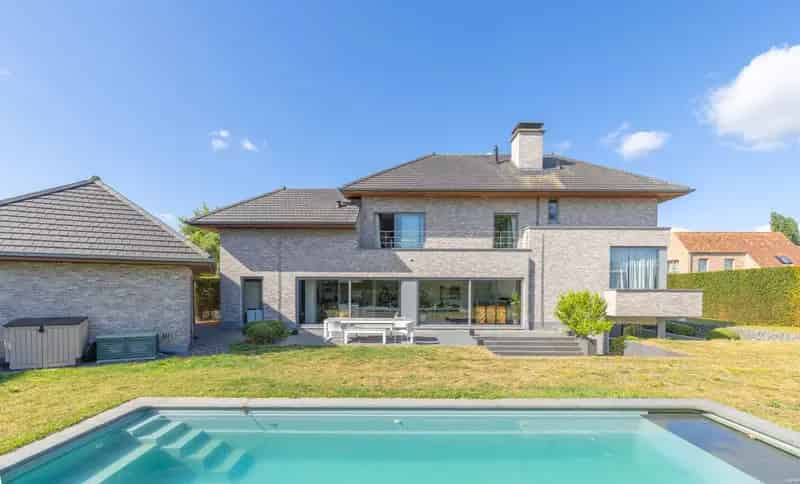 Luxe Villa te Koop Merelbeke 6 slaapkamers Zwembad