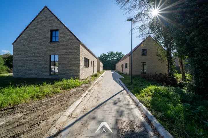 Koop huis in Zwevegem met duurzame alleenstaande ben-woningen