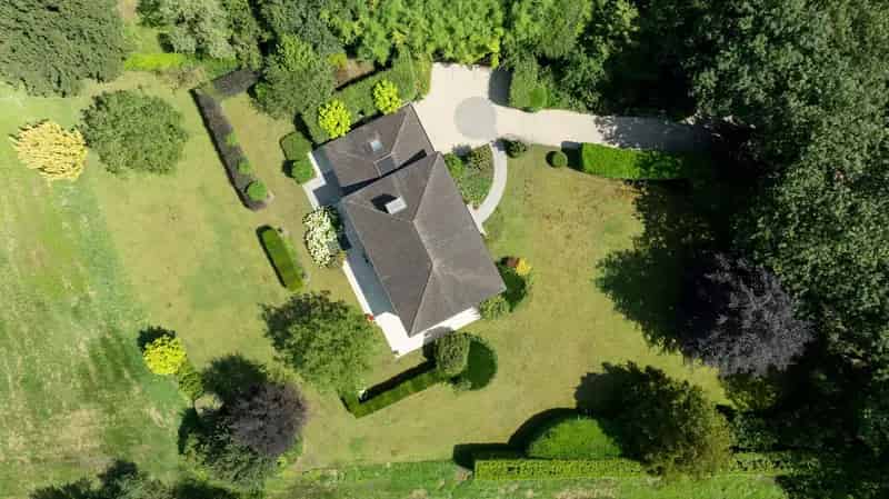 Luxe Villa te Koop 5648m2 - 3-4 slaapkamers - Dubbele Garage