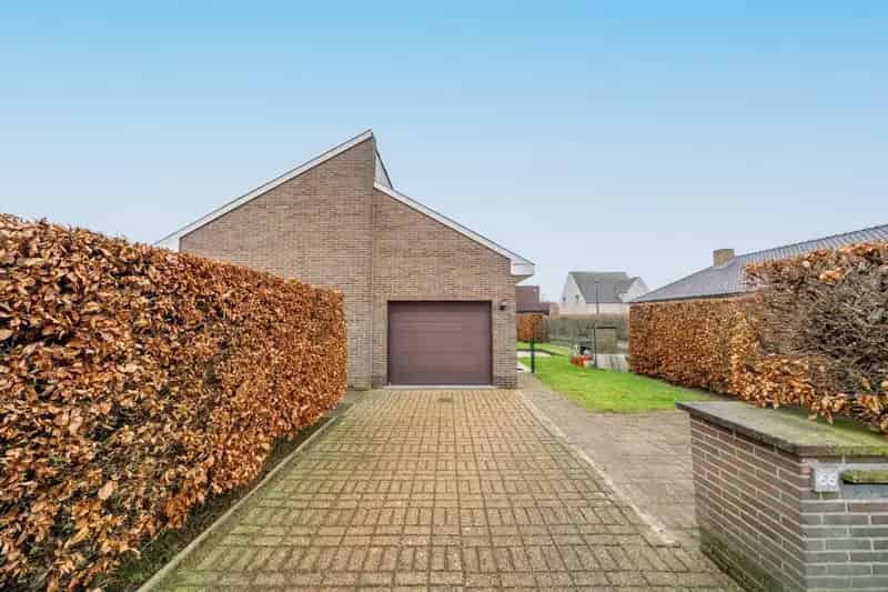 Huis te koop Lovendegem: 3 slaapkamers, tuin, garage