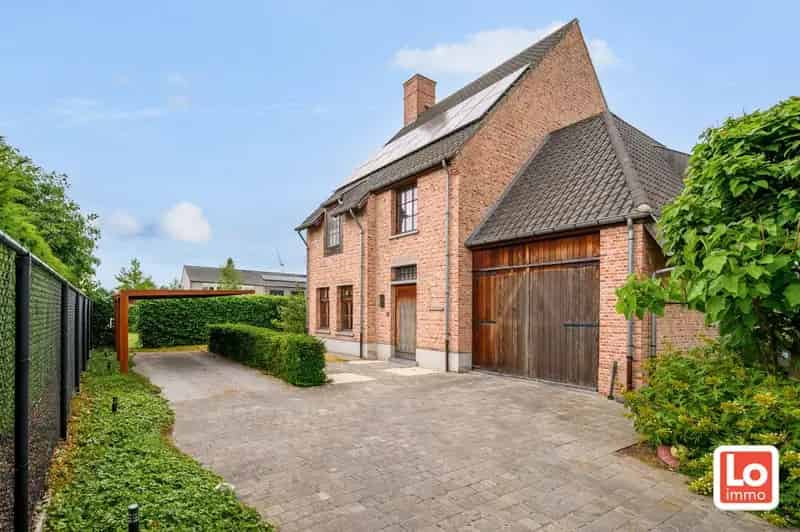 Ruime Charmante Villa met Garage Lochristi Gent