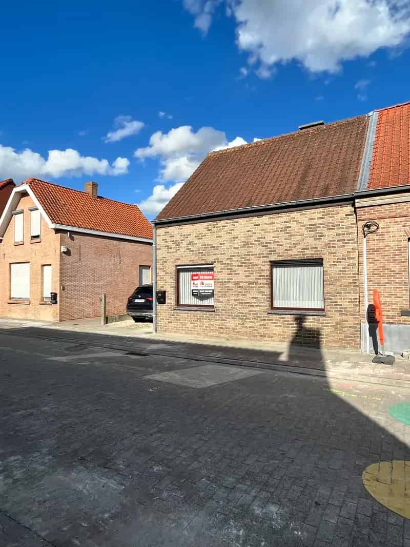 Goed onderhouden 3 slpk woning met ruime garage