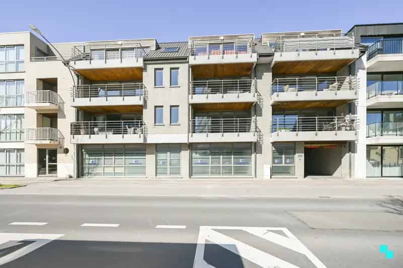 Handelspand 340m² Izegem - Commercieel en Vlot Bereikbaar