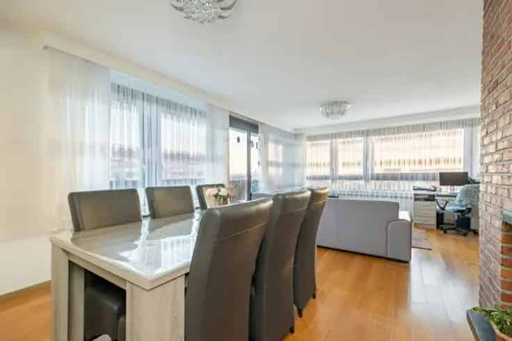 Appartement Te Koop Jette 3 Slaapkamers Terras Haard