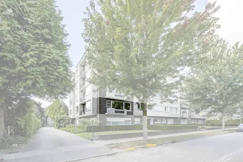Ruim Appartement te Koop met Garage Nabij Centrum