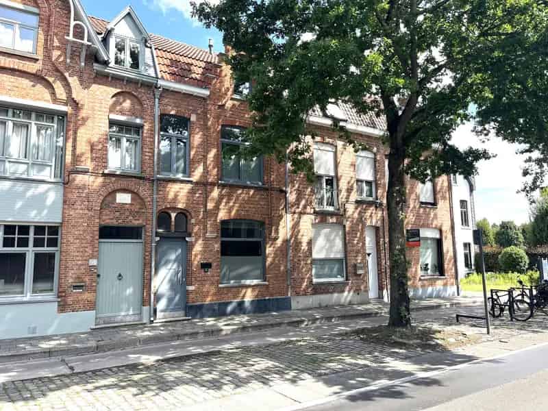 Centraal Gelegen 4 Slaapkamer Huis Te Koop Brugge