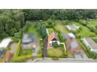 Huis te koop Bree - Ruime villa met 3 slaapkamers en grote tuin