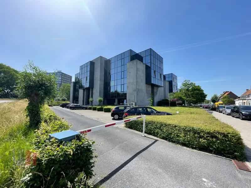 Kantoorruimte te huur Zwijnaarde 369m² Nabij E40