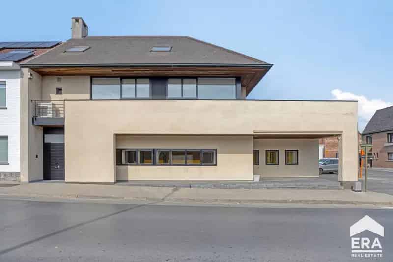 Huis te koop Koolskamp: Instapklare woning met handelsruimte