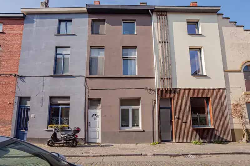 Rijwoning te huur Sint-Amandsberg