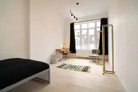 Coliving Charleroi 20 Kamers 200m2 Gemeenschappelijke Ruimte Nabij ULB