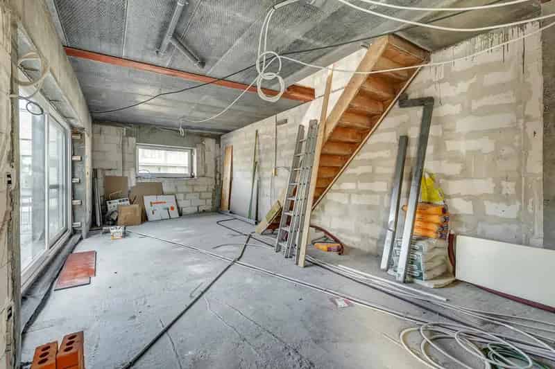 Te renoveren cascowoning met achterhuis Liedekerke