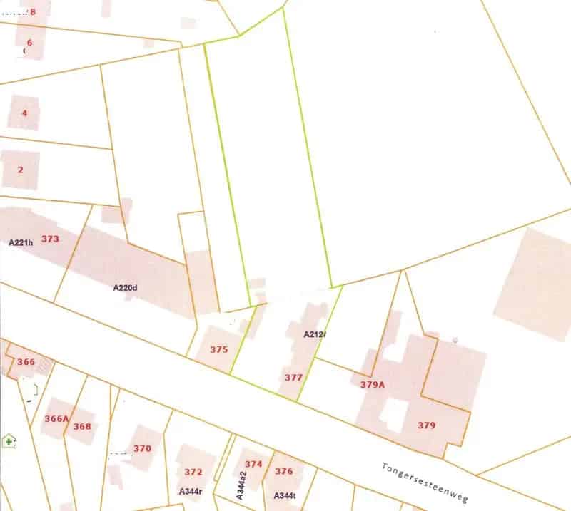 Ruime woning met bebouwbare tuin en achterliggende gronden