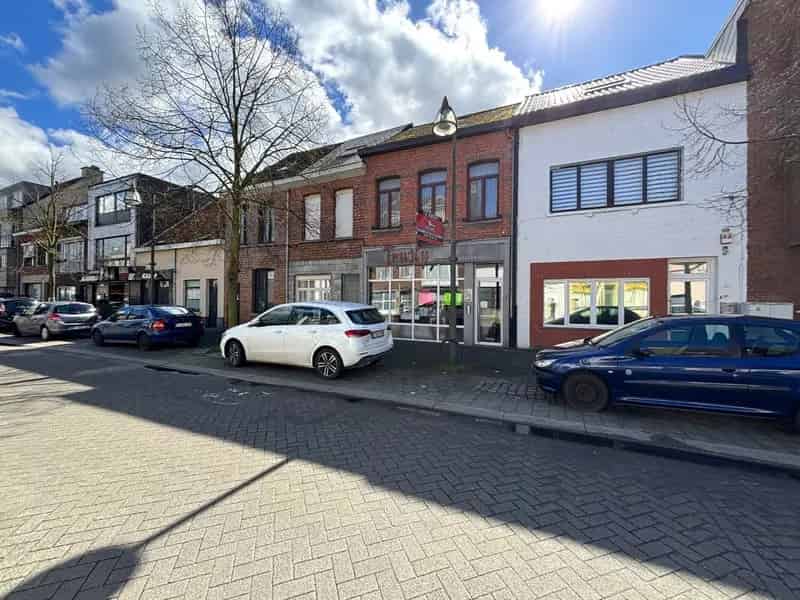 Huis te huur Turnhout: Ruime woning met tuin en winkelruimte