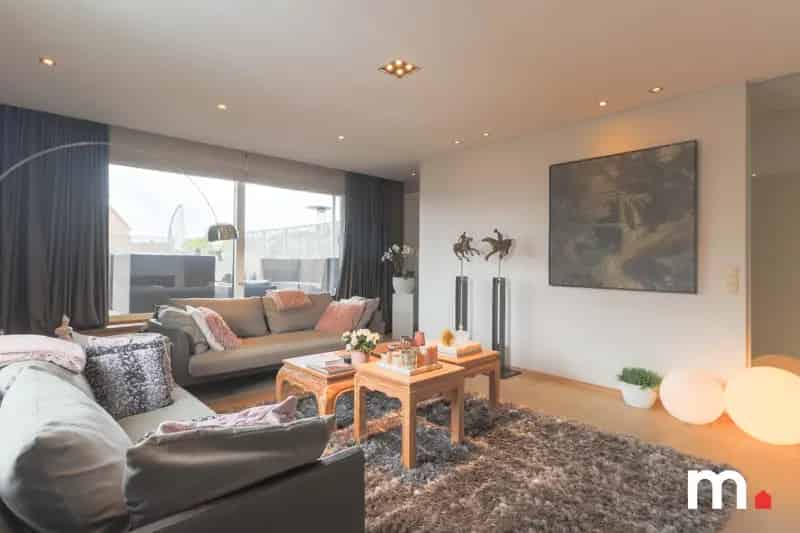 Huis te Koop in Heule: Woning met Handelspand