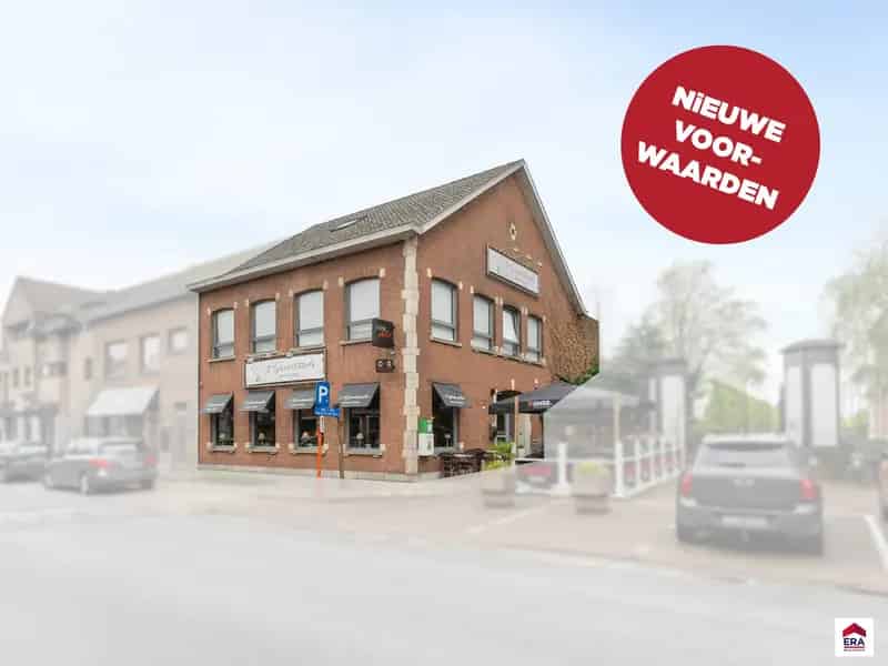 Handelspand met Appartement te Wakken