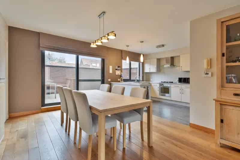 Huis te koop Beveren: Instapklare Bel-Etage met 2 Garages