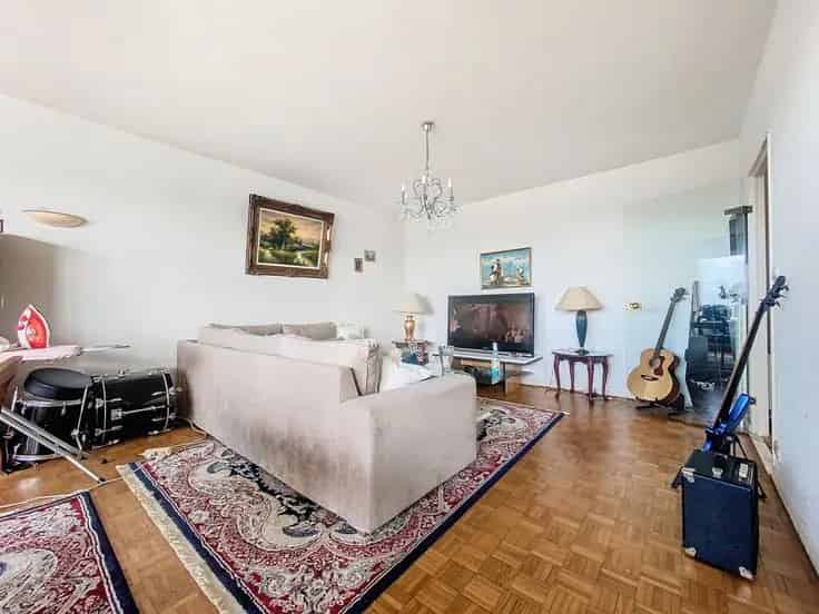 Appartement Te Koop met Garage Kelder Terras en Diverse Voorzieningen