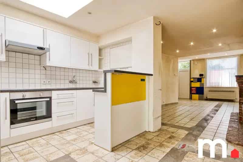 Huis te koop Kortrijk: Rustige woning met 3 slaapkamers en tuin