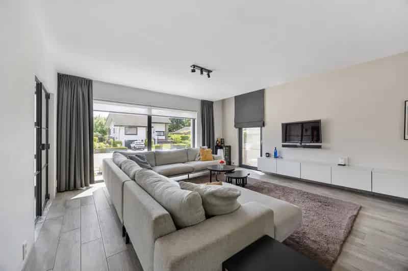 Moderne villa te huur De Sterre 267m² 3 slaapkamers