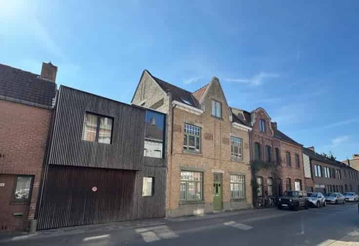 Huis Te Koop Brugge: Stadse Woning met Tuin en Garage