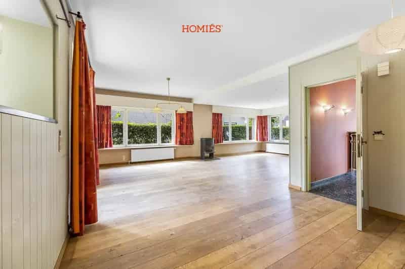 Karaktervolle villa met grote tuin te Blanden
