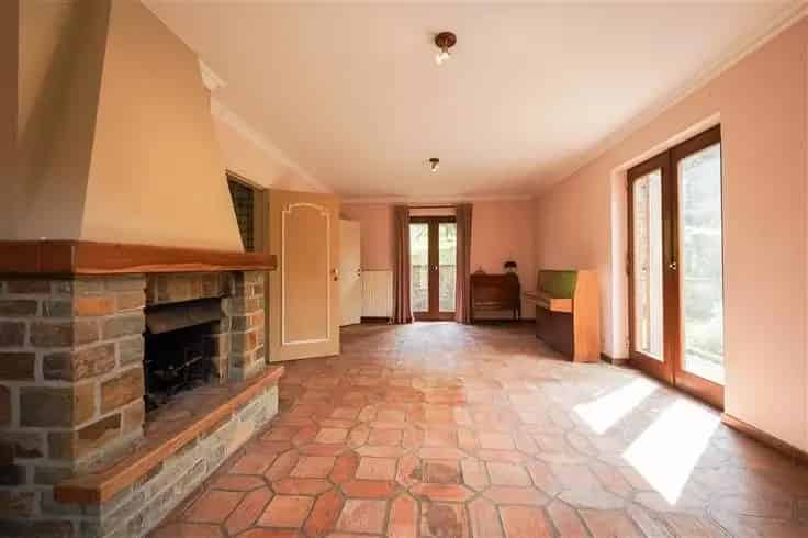 Huis te koop in Crupet: 4 slaapkamers, renovatieproject