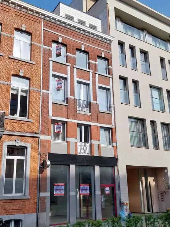 Huis Te Koop Hasselt: Commercieel Pand met Appartementen