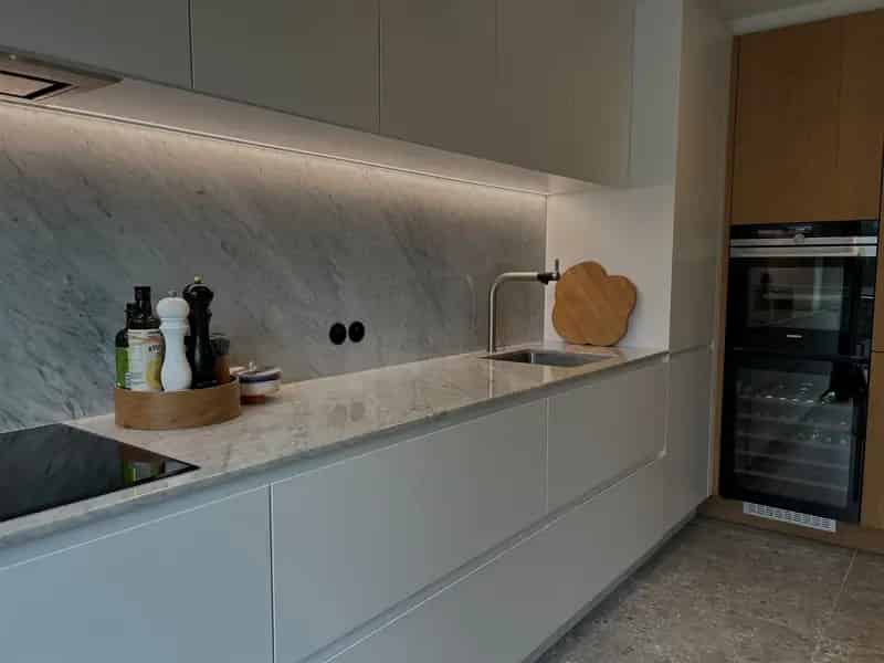 Instapklare Bel-Etage 3 Slaapkamers Zwembad Brasschaat