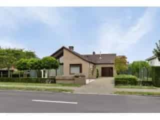Zeer Ruime Villa te Koop Deerlijk