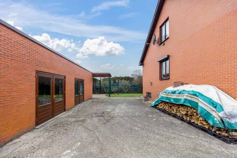 Woning met ruime bijbouw 200m2 Diepenbeek