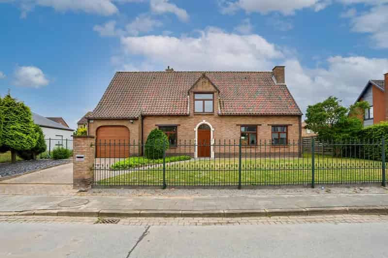 Huis te koop: Ruime gezinswoning met garage en tuin