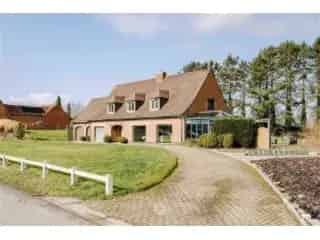 Villa te koop Elzele 4 slaapkamers grote tuin