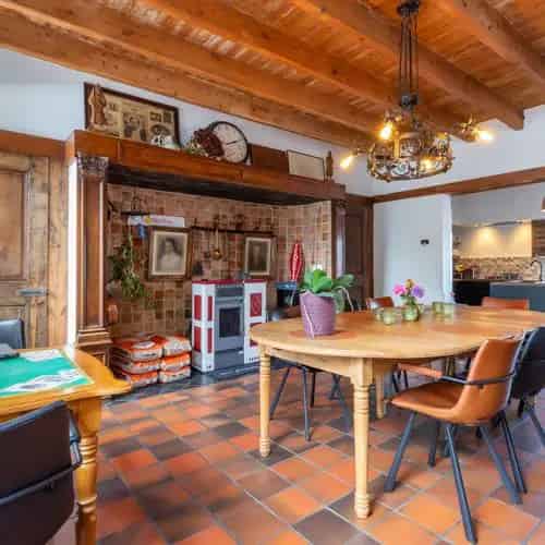 BRUISENDE ZOMERBAR / PASSAGE VELO met woonst op MAGNIFIEKE LOCATIE