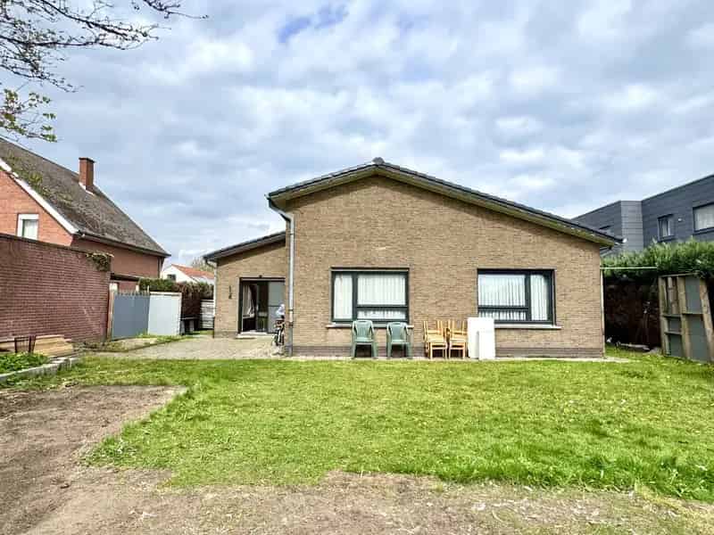 Huis te koop: Bungalow met 3 slaapkamers, tuin en 20 zonnepanelen