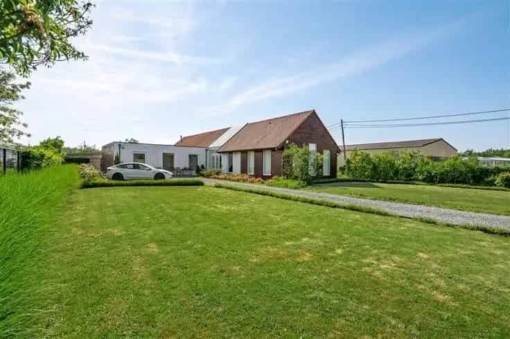 Huis Te Koop Sint-Katelijne-Waver: Instapklare Villa met Grote Tuin