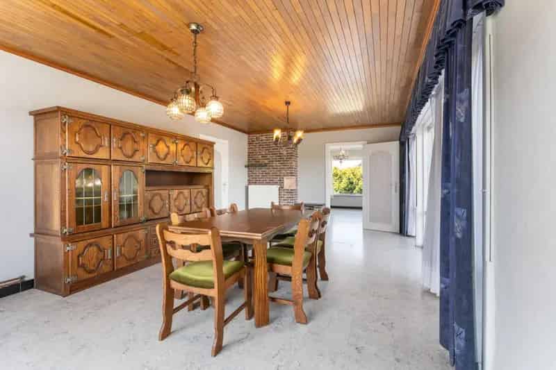 Ruime gezinswoning 6 slaapkamers 737m2