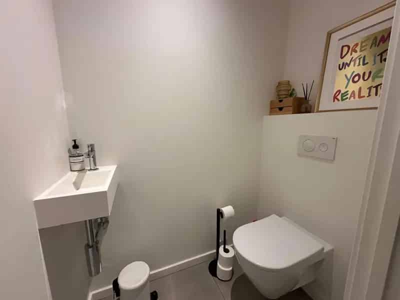 Modern 2 Slaapkamer Appartement te Koop Zuid