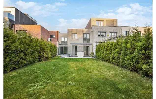 Huur 4 slaapkamer huis van 145 m² in Anderlecht